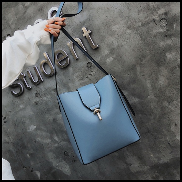 NEW PARIS Bucket Bag - Picture 3 of 6